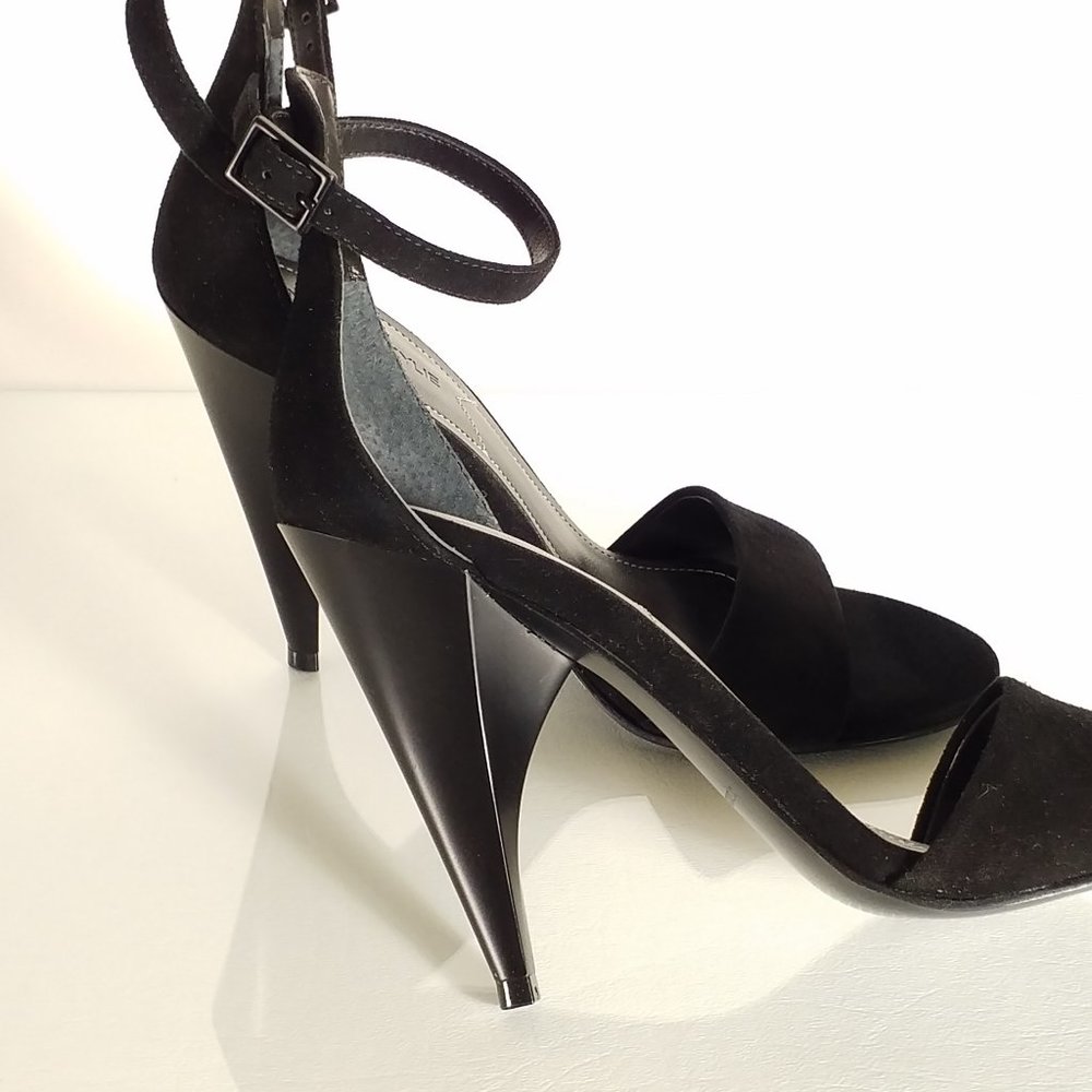 Kendall & Kylie " EMILEE " Black Suede Size 7 M - Picture 2 of 5